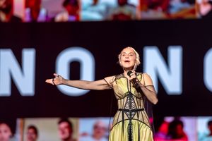 유로비전 송 콘테스트 2024 준결승 2차전에서 공연하는 에레네르