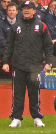 스토크 시티에서 감독을 맡고 있는 퓰리스(2010년).