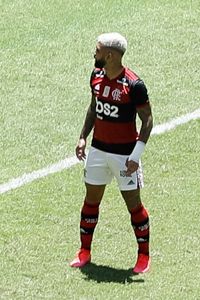 가브리에우가 플라멩구에서 뛰고 있다