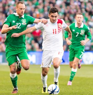 메일러 (왼쪽)가 2014년 아일랜드 공화국을 위해 뛰는 모습