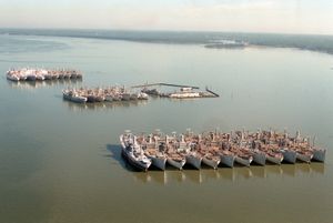 제임스강 함대의 일부