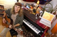 창립자 크리스 폰 로어