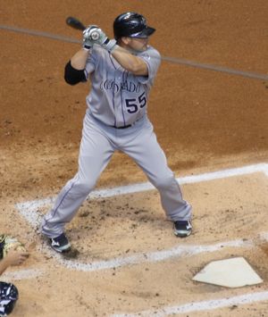 2012년 로키스에서 타격하는 라몬 에르난데스