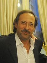 아버지 역의 기예르모 프랑셀라