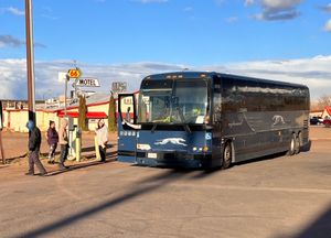 세인트루이스행 그레이하운드 버스 (홀브룩)