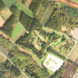 국토교통성 국토지리원 [https://mapps.gsi.go.jp/ 지도・항공사진 열람 서비스]의 항공사진을 기반으로 제작.}}