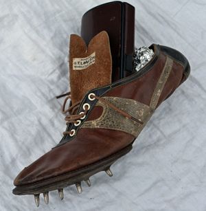 탄광 트랙용 오래된 러닝 스파이크