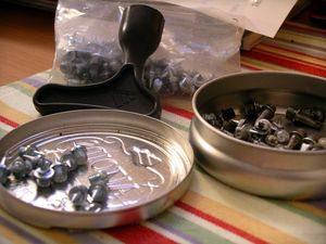 쿼터 인치 스파이크와 스파이크 렌치