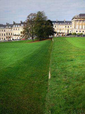 로열 크레센트 앞 Ha-ha