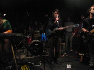 2007년 공연 중인 아리엘 핑크스 혼티드 그래피티