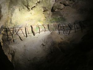 칼즈배드 동굴의 첫 탐험가들이 사용했던 사다리