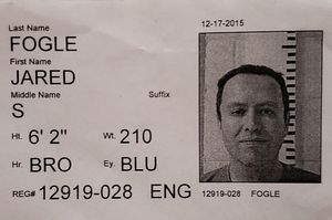 2015년 FCI 잉글우드로 이송되기 직전 포글의 머그샷