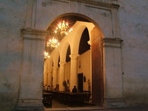 라 아순시온 대성당, 첫 번째 건물은 1571년에 스페인인에 의해 건설되었고, 1602년에 프랑스인에 의해 파괴되었다