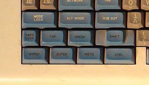 스페이스-카데트 키보드의 왼쪽 하단 수정 키 클러스터