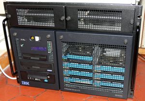 H70 엔터프라이즈 서버 랙, 2001년