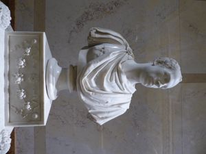 고대 로마의 대리석 흉상에서 영감을 받아 제작된 마지막 신성 로마 황제인 프란츠 2세의 대리석 흉상의 모습.