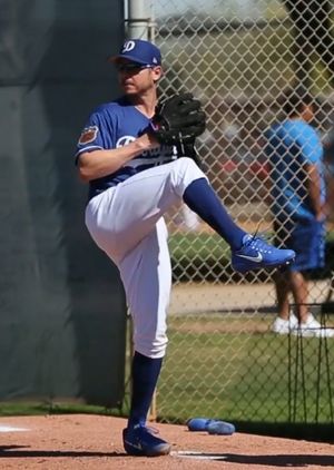 2017년에 LA 다저스 소속으로 투구중인 카즈미어