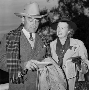 1940년, 아내 오델과 함께 있는 존스