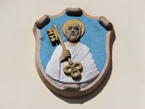 치에하누프 시청 정면의 치에하누프 문장