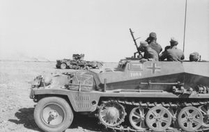 사막에 있는 Sd.Kfz. 250
