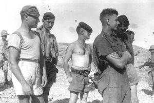 이탈리아군에 포로로 잡힌 영국군