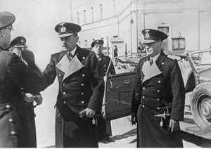 카를스와 테오도어 부르하르디 소장이 동부 전선 항구를 방문, 1942년 5월