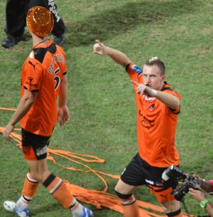 A리그 2011-12 우승을 자축하는 에릭 파르탈루와 베리샤