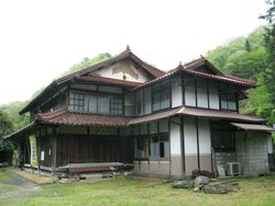 역 근처에 있는 옛 오하라 여관 건물