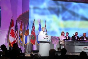 2017년 연설하는 윈