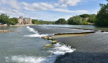 샤토 로렌스와 에로 강, (기초 1898-2023)