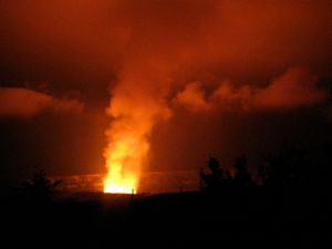 하와이 화산 국립공원의 킬라우에아에 있는 할레마우마우는 펠레가 산다고 전해지는 곳이다.