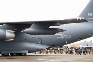 YY-20의 공중 급유 포드