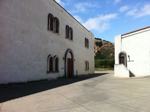 최초의 소비뇽 블랑은 리버모어 밸리의 크레스타 블랑카 와이너리에서 캘리포니아에 도입되었다.