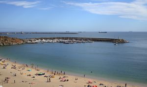 시네스의 옛 항구와 해변