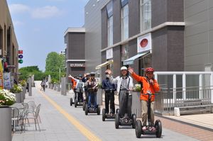 츠쿠바 시내의 공도를 주행하는 세그웨이 (츠쿠바시 제공, 2014년)