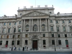 내각 전쟁 회의실이 있는 뉴 퍼블릭 오피스의 그레이트 조지 스트리트 방향.