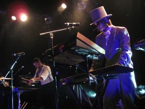 2009년 4월 7일 베를린에서 공연하는 로익솝