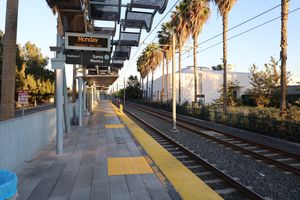 E선 역의 승강장