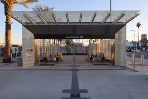 K 라인 역의 헤드 하우스