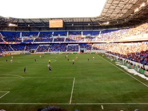 로스앤젤레스 갤럭시가 10월 31일 뉴욕 레드불스를 상대로 원정 경기를 치르며 플레이오프를 시작했다(위 사진). 갤럭시가 1–0으로 승리했다.