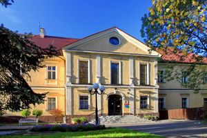 궁전과 1745년에 지어진 보지스와프실롱스키 박물관