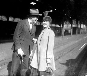 기번스와 그의 아내, 시카고 (1917)