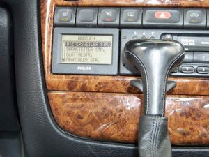 1995년 오펠 오메가 차량에 장착된 필립스의 GPS 시스템