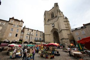 노트르담 광장의 시장