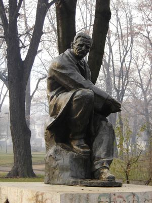 보리사브 스탄코비치의 고향 브라네에 있는 그의 동상