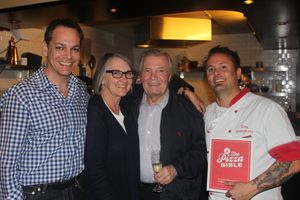 2014년 토니 제미냐니의 도서 출판 기념회에서 수지 헬러, 스티브 시겔먼과 함께한 자크 페팽