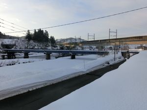 조에쓰선제4 우오노강 교량 및 조에쓰 신칸센우오노강 교량.