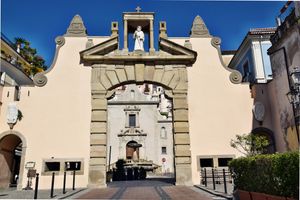 파올라의 성 프란치스코 아치