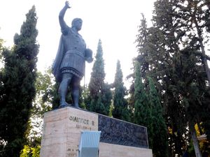 필리포스 2세의 동상, 필리피오 언덕