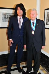 아버지 제임스 B. 세이어와 (2013년)